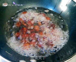 板栗红烧肉的做法步骤：2