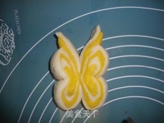 南瓜蝴蝶花卷——蝴蝶飞了的做法步骤：13
