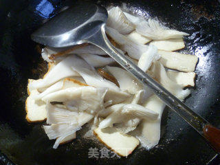 香干炒平菇的做法步骤：5