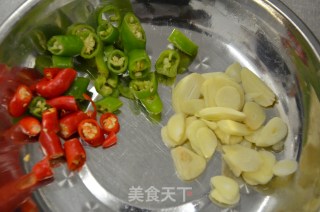 香芹炒牛柳的做法步骤：2