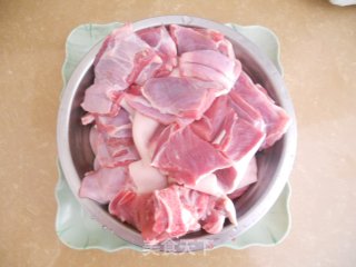 天冷了，来碗御寒暖身菜---羊肉煲的做法步骤：1