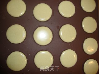 抹茶马卡龙——美丽的裙边终于出现的做法步骤：6
