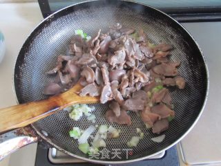 双椒爆鸭胗的做法步骤：8