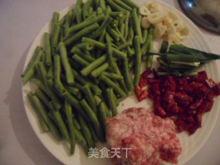 豇豆少肉沫的做法步骤：1