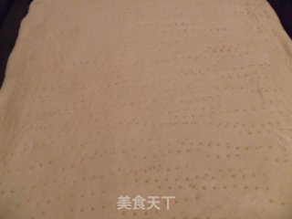 什锦火腿披萨的做法步骤：2