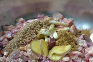 西安特色小吃-【回民粉蒸肉】的做法步骤：8