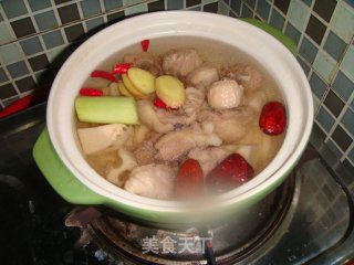 秋季进补佳品--鸭腿炖莲藕的做法步骤：3