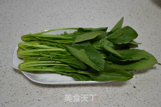 干煸菠菜的做法步骤：1