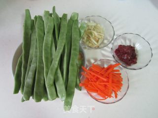小炒刀豆丝的做法步骤：1