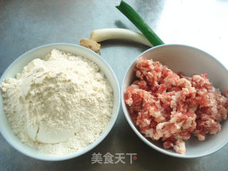 鲜肉馄饨的做法步骤：1