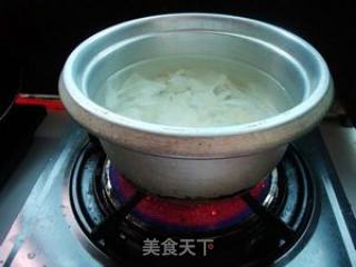 香蕉百合银耳汤的做法步骤：2