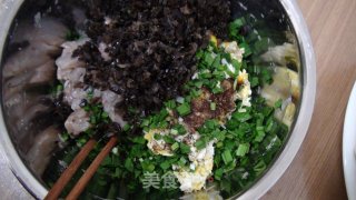 发面三鲜水饺的做法步骤：3