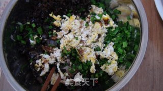 发面三鲜水饺的做法步骤：4