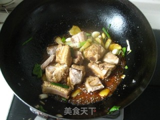老菜新做---葱烧排骨的做法步骤：11