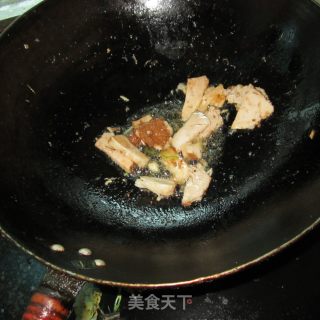 茄子炒卤肉的做法步骤：3