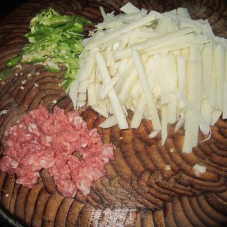 肉末凉薯丝的做法步骤：2