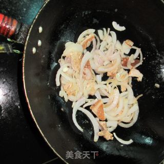 洋葱炒卤肉的做法步骤：4