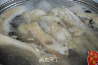 红曲酱猪蹄的做法步骤：2