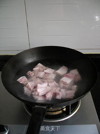 酱香五花肉----简单易做的电饭煲煎肉的做法步骤：6