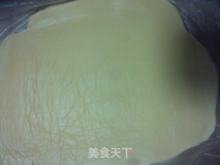 奶黄牛角包的做法步骤：2