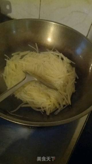 茄汁土豆丝的做法步骤：2