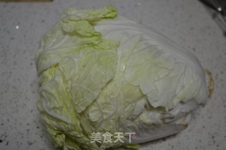 醋溜白菜的做法步骤：1