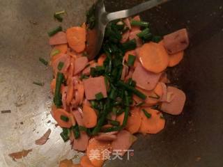 胡萝卜炒火腿片的做法步骤：6