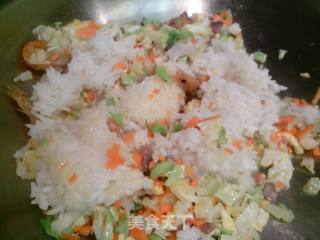 什锦腊肉蛋炒饭的做法步骤：6