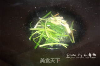 【葱油肉丝面】简单快捷又好吃！的做法步骤：7