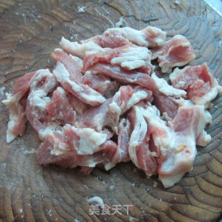 煎米粉肉柳的做法步骤：1