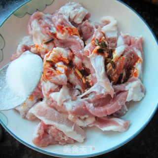 煎米粉肉柳的做法步骤：3