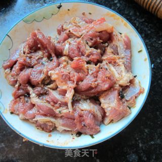 煎米粉肉柳的做法步骤：4