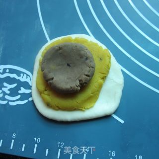 学做豆沙月饼的做法步骤：4