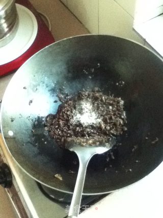 梅菜扣肉煲的做法步骤：5