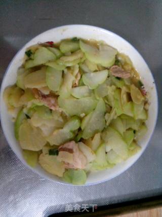 佛手瓜炒土豆的做法步骤：1