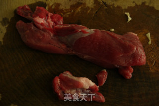 芹香野猪肉的做法步骤：1