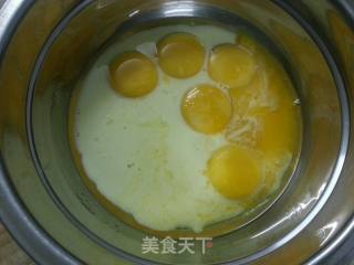 柠檬戚风蛋糕的做法步骤：4