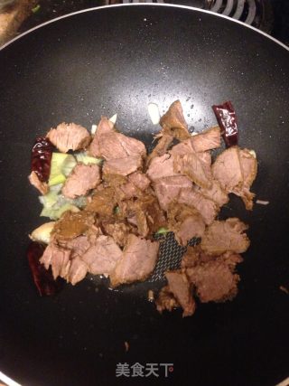 西葫芦炒牛肉的做法步骤：2