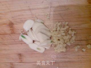 杏鲍菇炒西葫芦的做法步骤：3