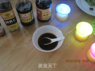 糖醋排骨的做法步骤：2