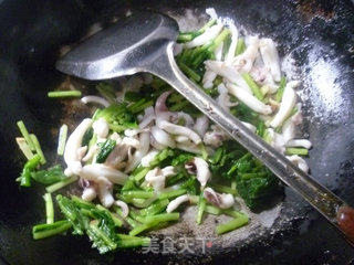 咸菜炒墨鱼的做法步骤：8
