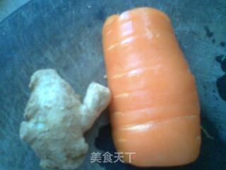 胡萝卜红枣蒸鸡的做法步骤：1