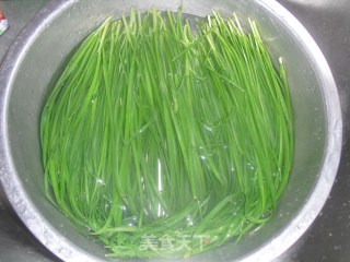 小乌贼炒韭菜的做法步骤：3