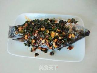 辣酱姜叶蒸鱼的做法步骤：9