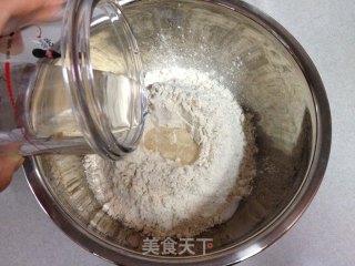 白雪馒头的做法步骤：1