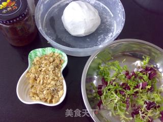 核桃黑椒酱窝饼的做法步骤：2