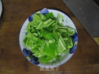 尖椒炒鸡块的做法步骤：5