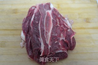 红烧牛肉的做法步骤：1