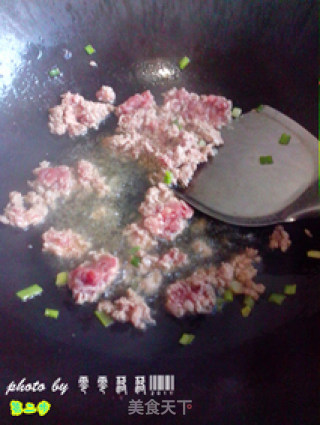 自制香菇肉酱的做法步骤：2