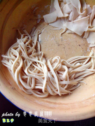 香菇肉酱面——自制手擀面的做法步骤：5